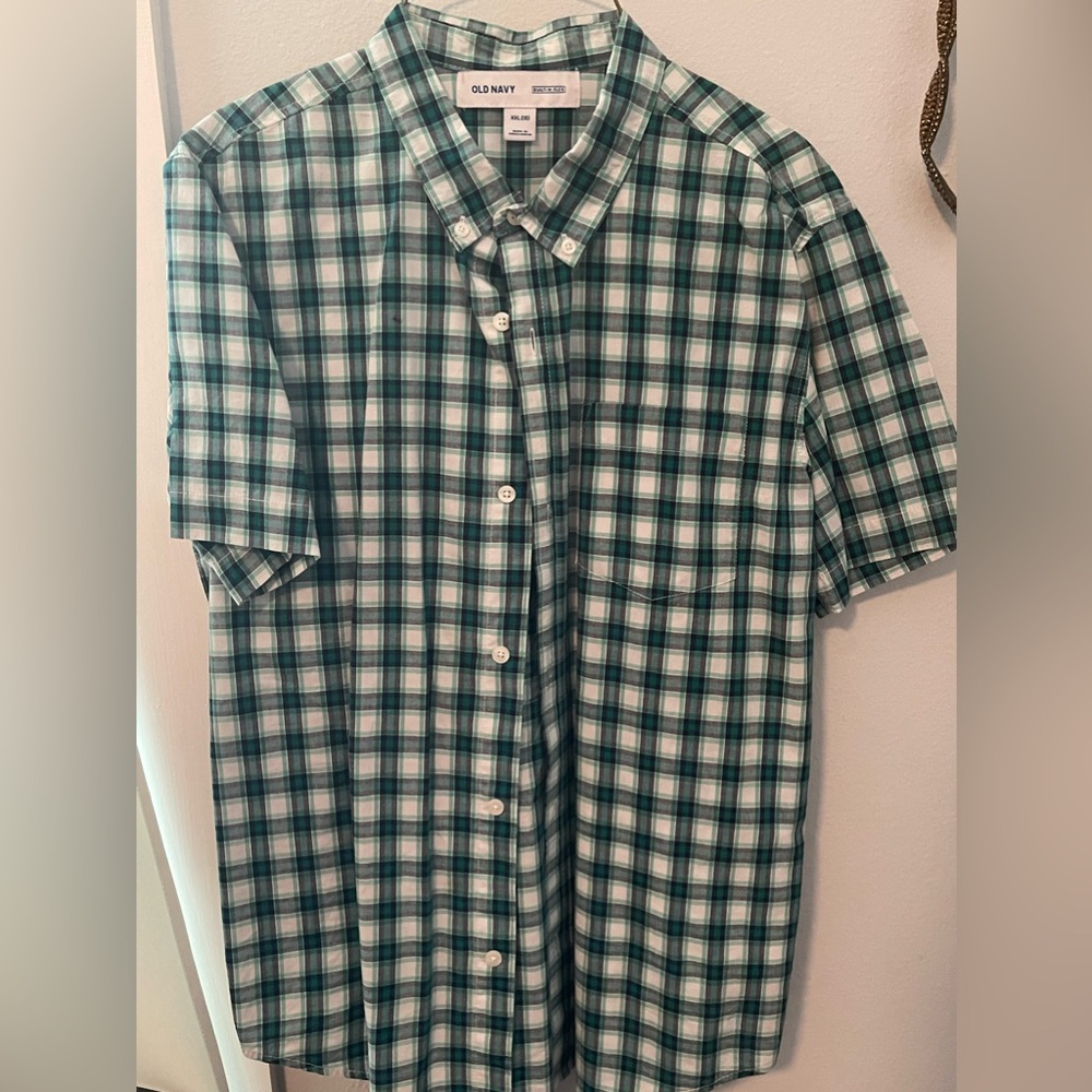 Old navy checkered button down shirt. Short sleeve size 18 xxl
